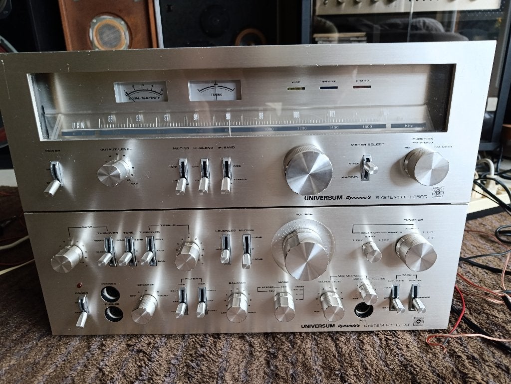 UNIVERSUM 2500 stereo set in goede staat, Autres marques, Tuner ou Radio, Enlèvement, Utilisé