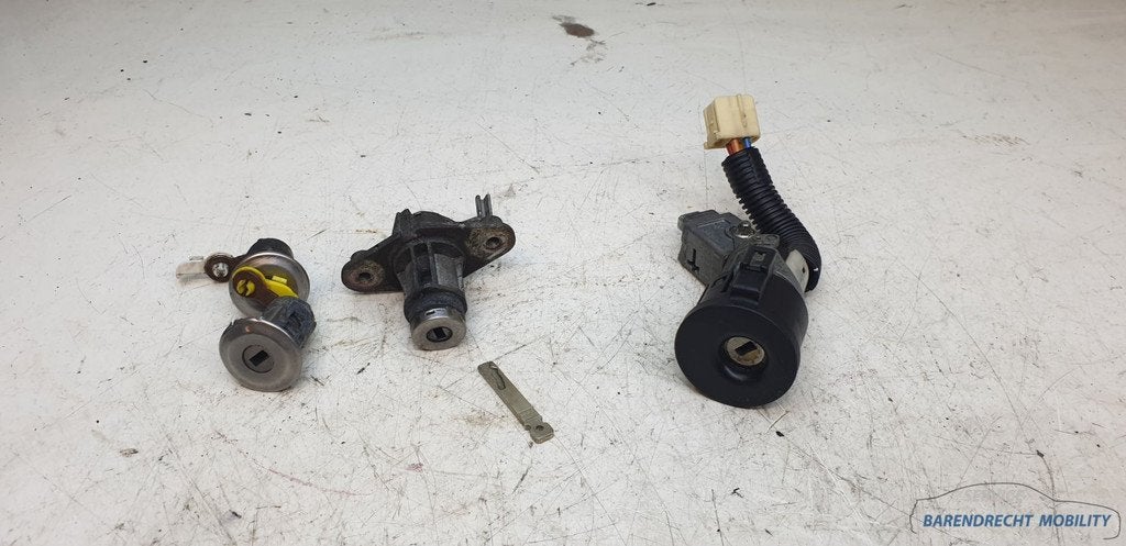 Serrure de contact + cl pour Toyota Aygo 107 C1, cylindre de, Autos : Pièces & Accessoires, Autres pièces automobiles, Citroën