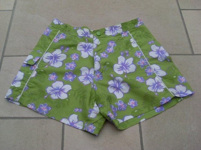 Gebloemde short maat 158-164, Kinderen en Baby's, Kinderkleding | Maat 158, Ophalen of Verzenden, Gebruikt, Meisje, Shirt of Longsleeve