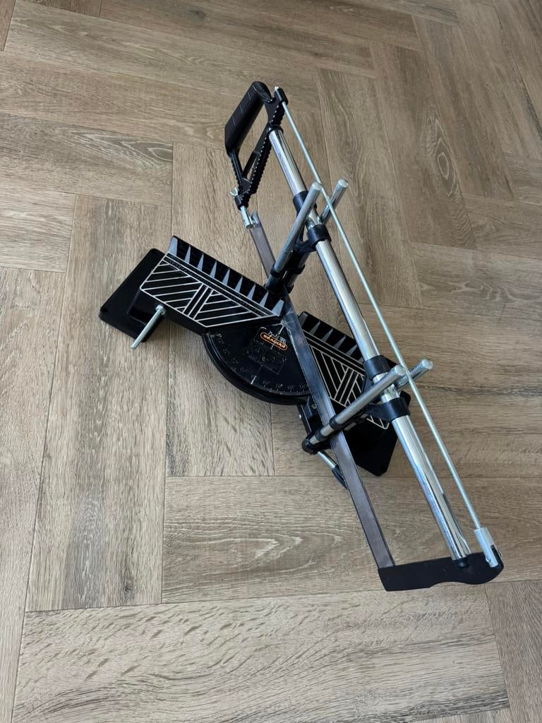 Verstekzaag, Doe-het-zelf en Bouw, Ophalen of Verzenden, Gebruikt, Overige typen, 30 tot 70 mm