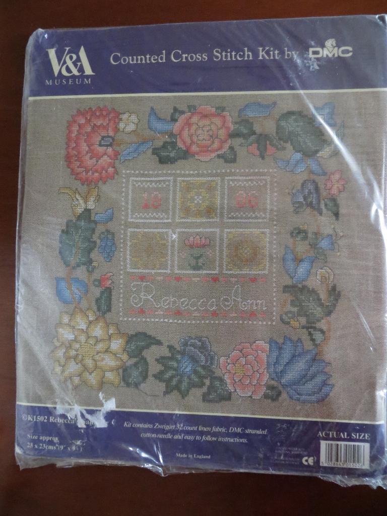 kit de point de croix REBECCA'S SAMPLER - V&A musée - neuf, Enlèvement ou Envoi, Neuf, Broderies à la main, Set à broder