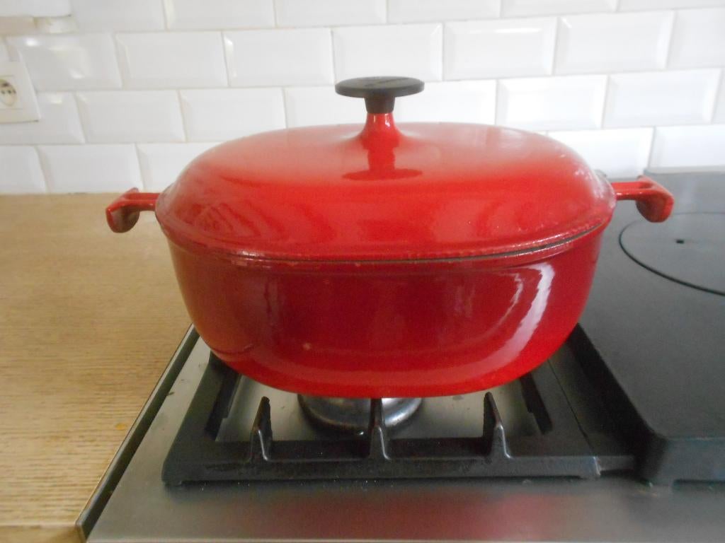 Le creuset cocotte en fonte Enzo Mari., Enlèvement ou Envoi, Fonte