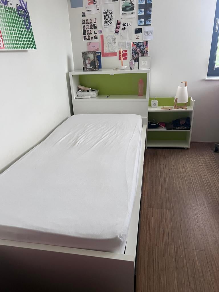 Lit simple avec sommier à lattes et armoire, 90 cm, Enlèvement, 200 cm, Une personne