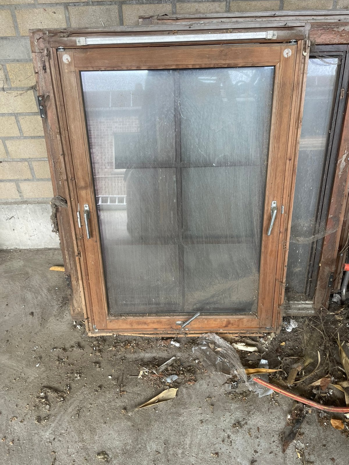 Opendraaiend kipraam met glas1.0, Doe-het-zelf en Bouw, Ophalen, Gevelraam of Ruit, Gebruikt, 80 tot 120 cm