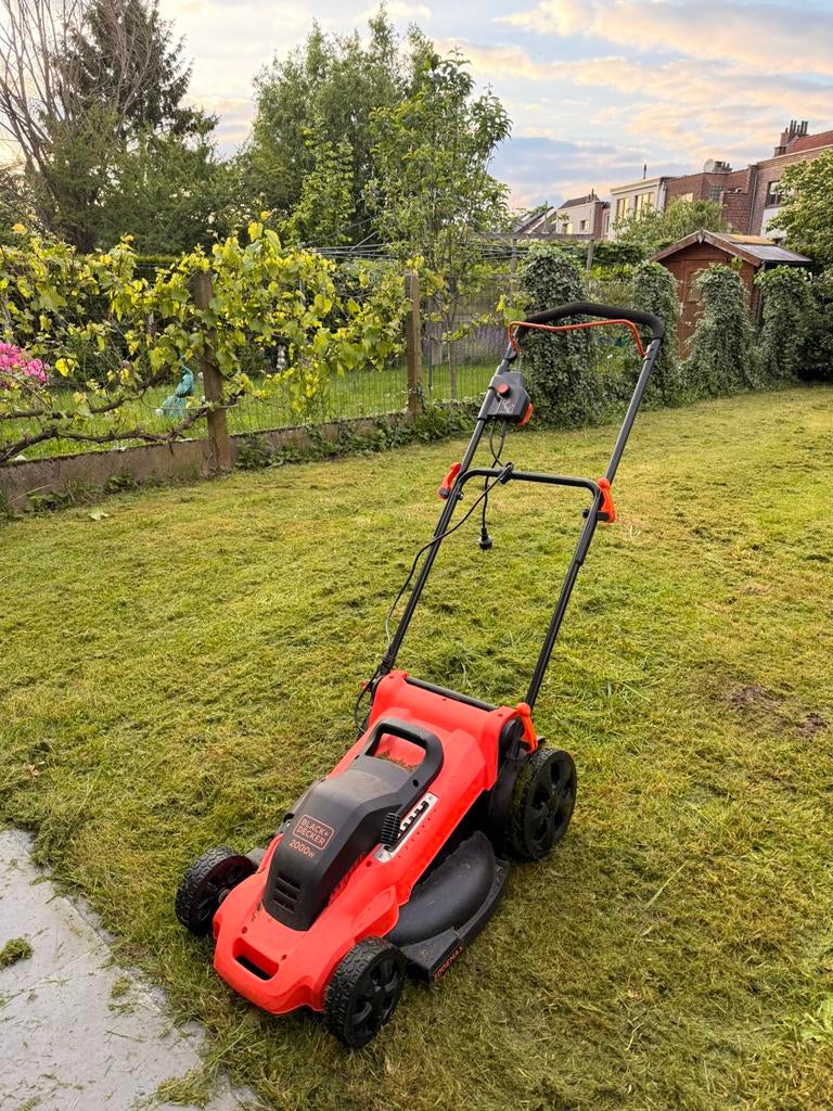 Tondeuse électrique Black Decker 2000W, Enlèvement, Comme neuf, Tondeuses à gazon électriques