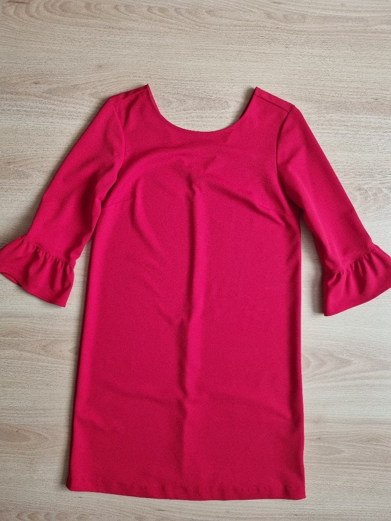 Rode jurk met halfblote rug - maat 38-40, Kleding | Dames, Maat 38/40 (M), Ophalen of Verzenden, Gedragen, Boven de knie