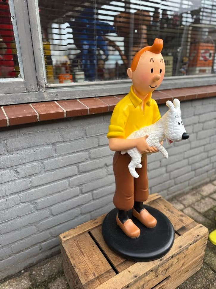 Groot Kuifje beeld met Bobby