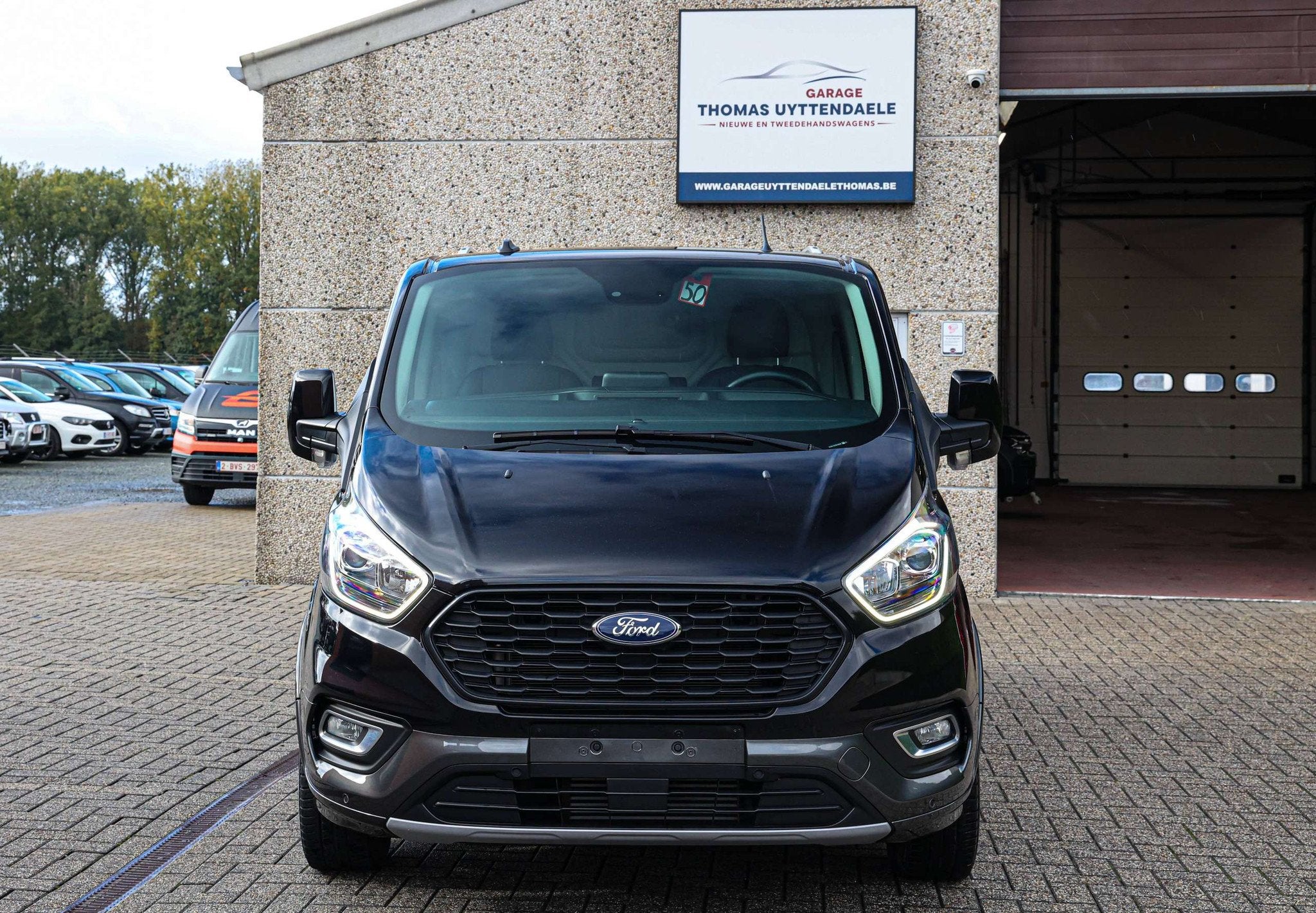 Ford Transit Custom AUTOMAAT*SLECHTS-13400KM*VERLENGDE-VERSI, Auto's, Xenon verlichting, Gebruikt, 4 cilinders, Zwart