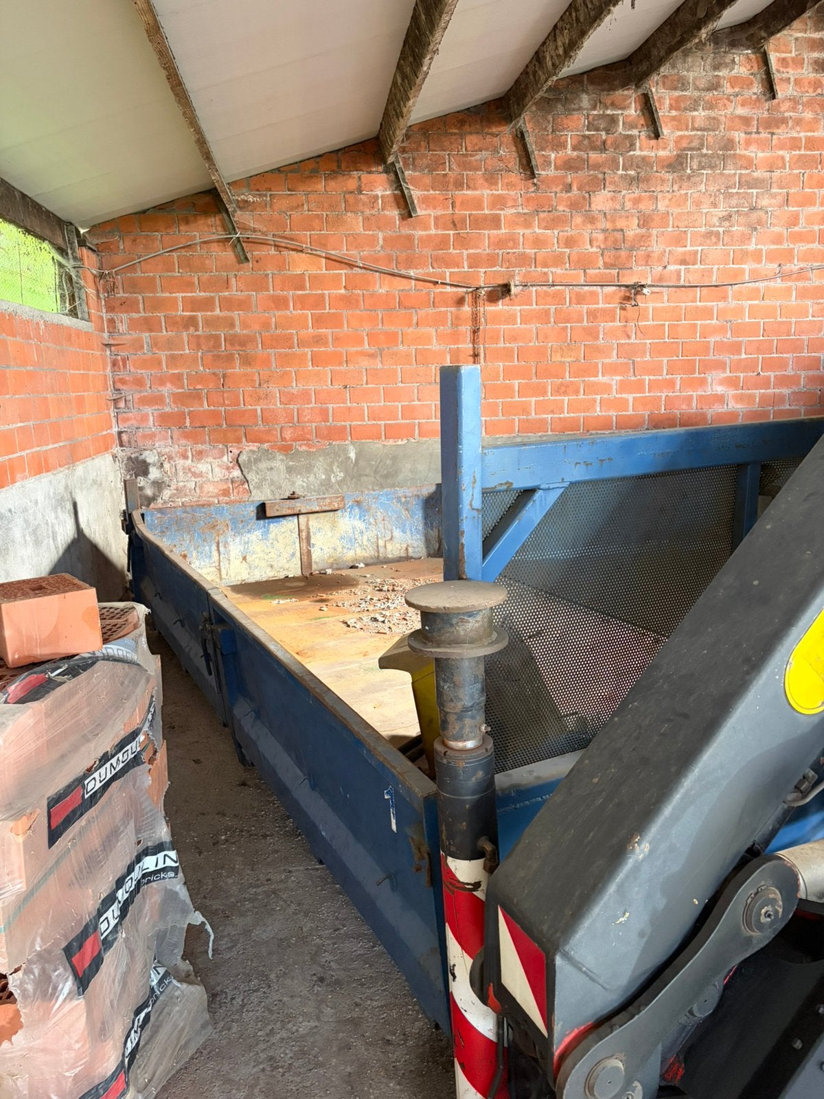 Container met palfinger kraan, Bedrijf, Te koop