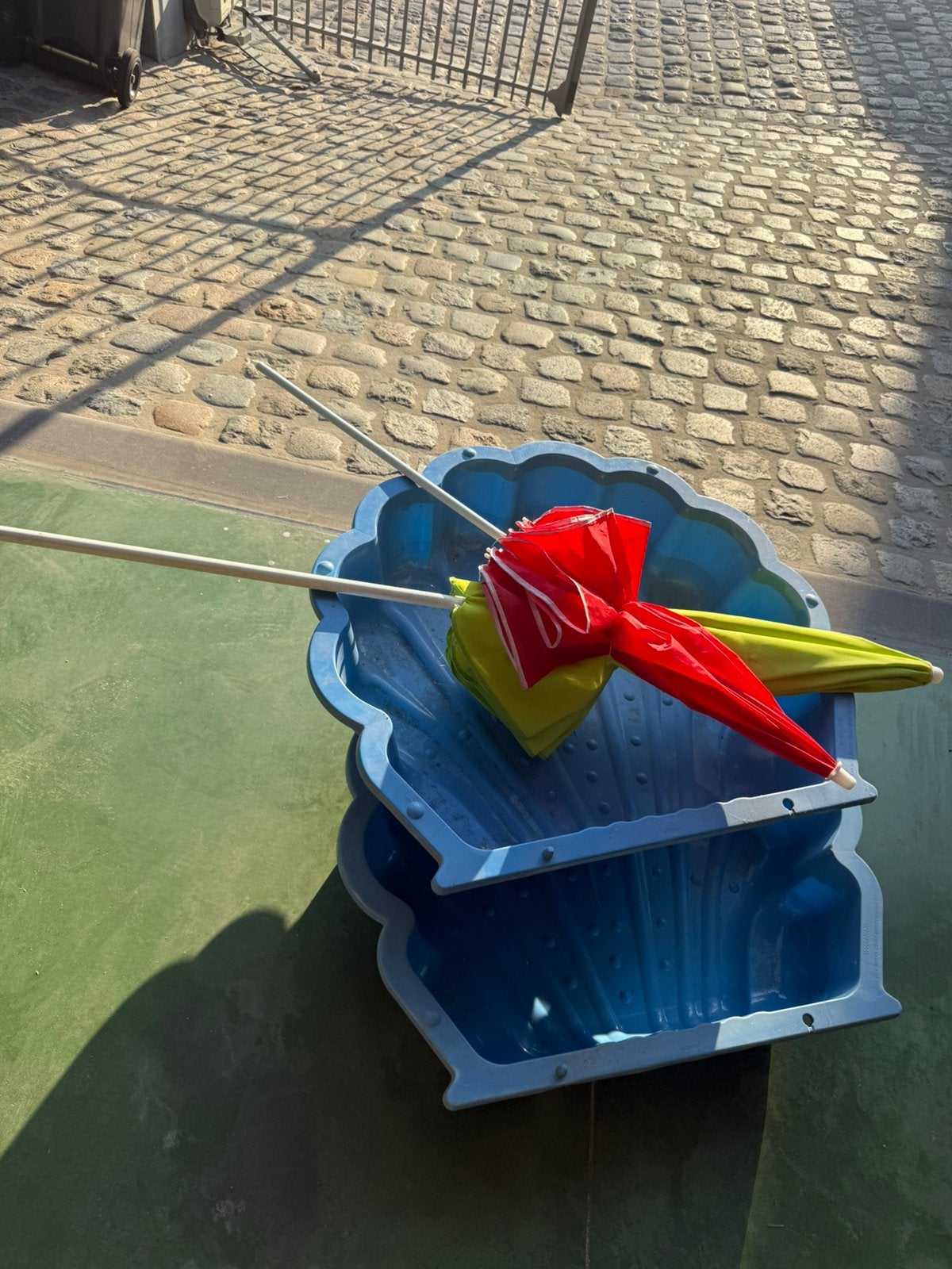Kleine paraplu en schelp gratis, Watersport en Boten, Ophalen, Zo goed als nieuw
