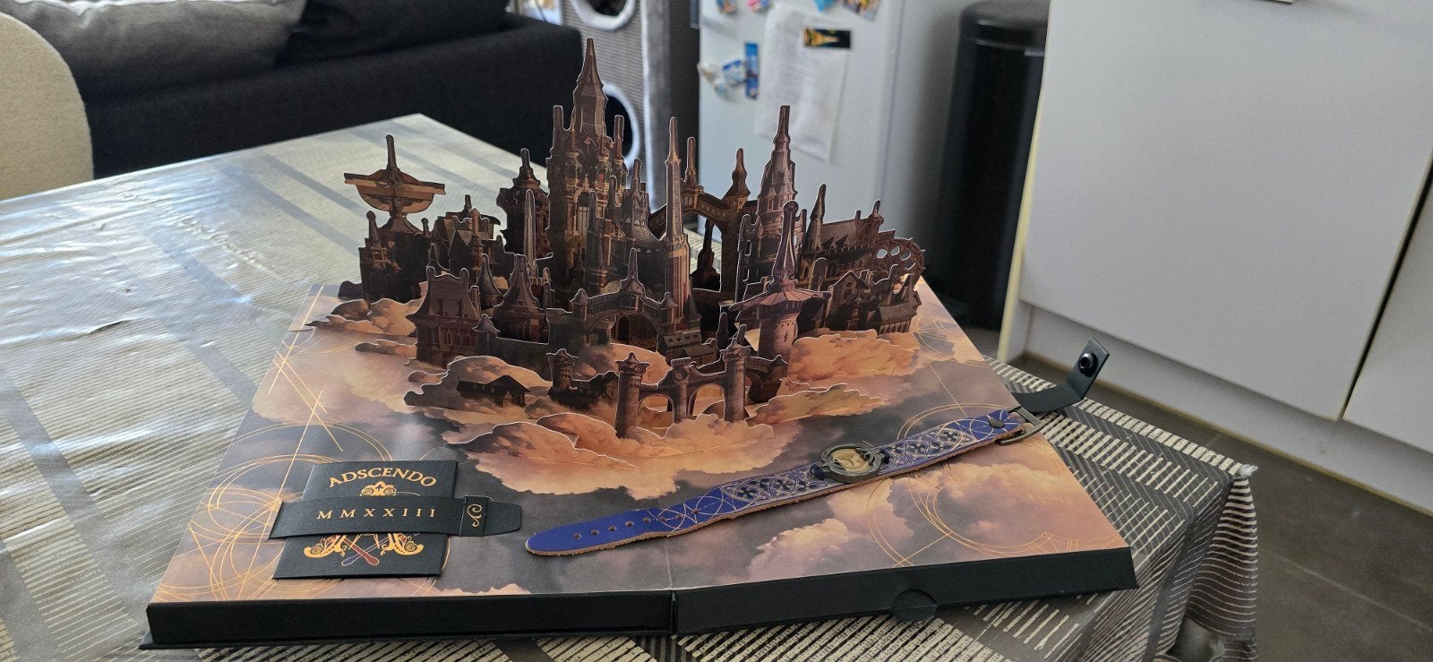 Tomorrowland 2023 Adscendo Treasure Case + Bandje (Compleet), Verzamelen, Ophalen of Verzenden