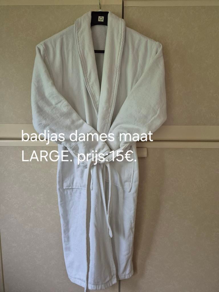 Badjas  voor dames. Kleur wit.  Maat large . 15€ ., Ophalen, Wit