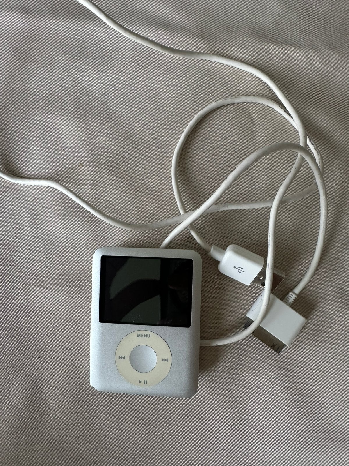 Apple iPod Nano (3e generatie) 4GB, Ophalen, Zo goed als nieuw, Zilver, Nano