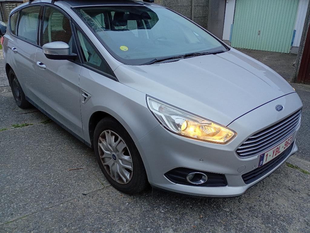 Ford S-max, Autos, Ford, Particulier, S-Max, Caméra 360°, Airbags, Air conditionné, Verrouillage central, Cruise Control, Rétroviseurs électriques