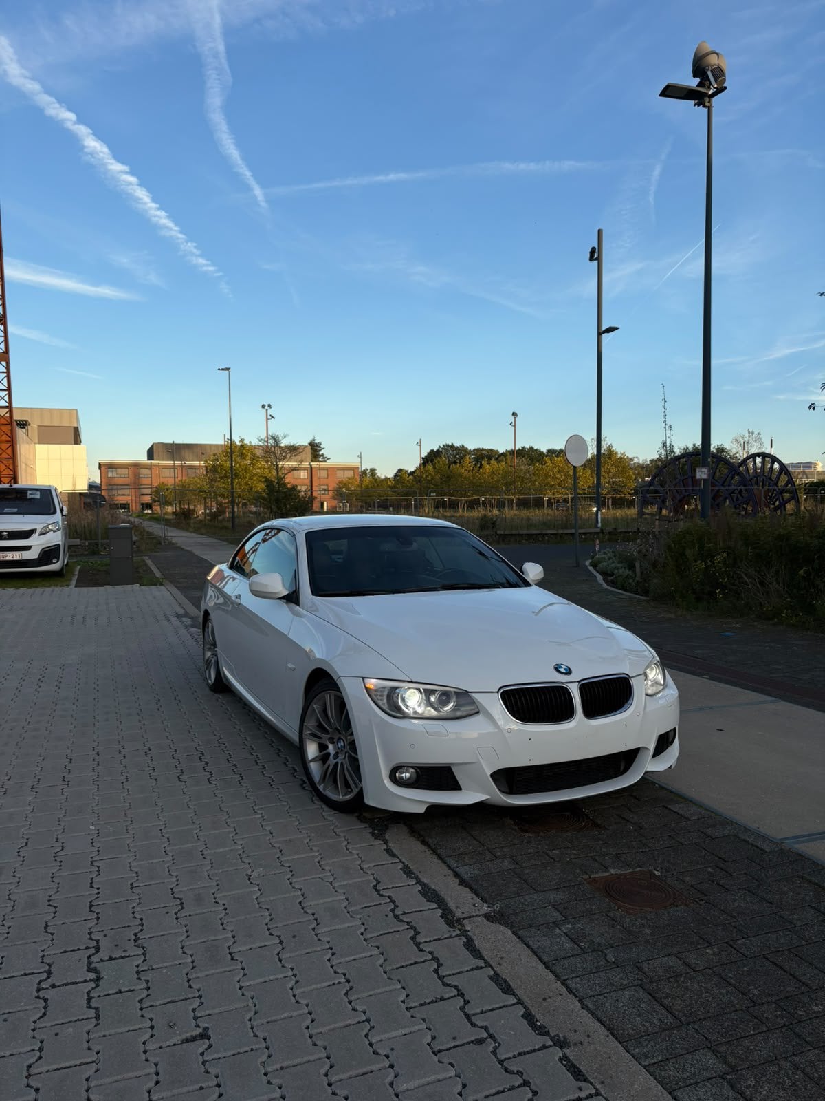 BMW 320D Cabrio ** M pakket ** Automaat E93 Facelift), Automaat, Euro 5, Achterwielaandrijving, 1995 cc