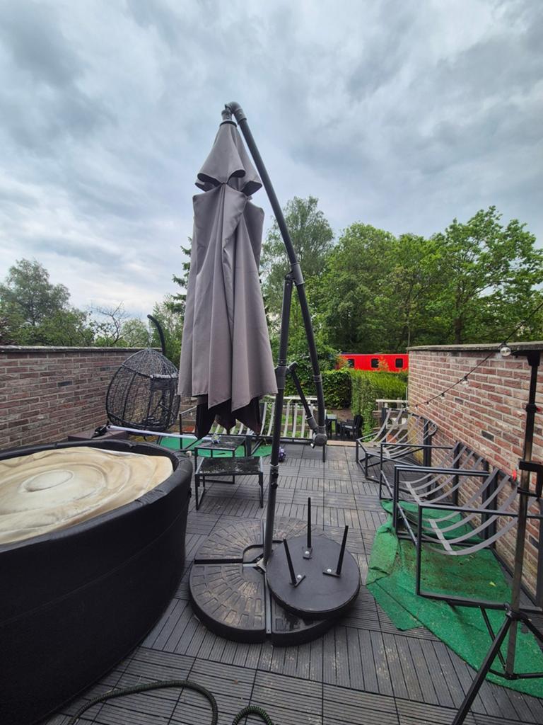 Parasol met Parasolvoet, Ophalen, Parasolvoet