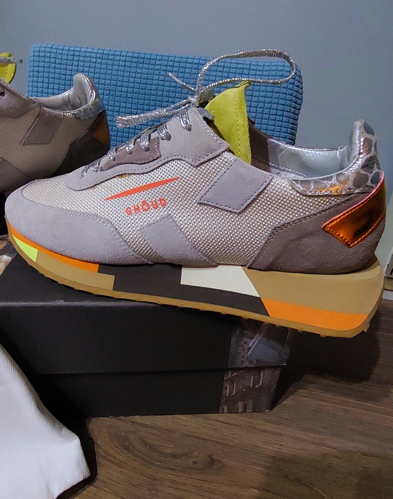 Sneakers merk "Ghoud", Enlèvement ou Envoi, Comme neuf, Sneakers et Baskets