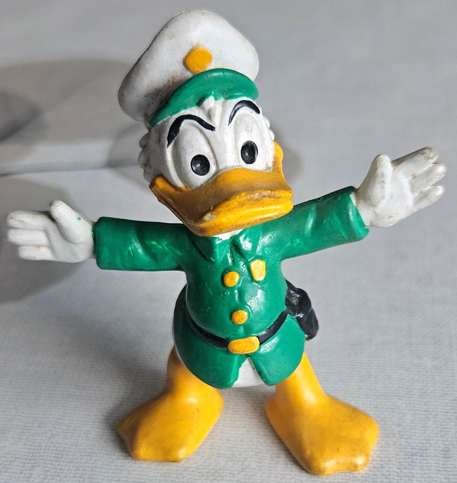 Officier de police de Disney Donald Duck 1984
Il s'agit d'un, Collections, Enlèvement ou Envoi