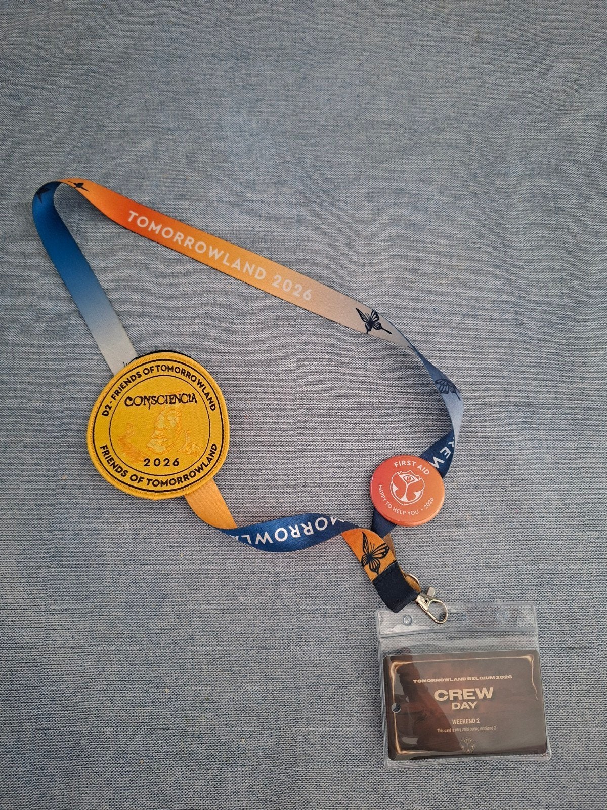 Cordon, écusson, bouton et carte d'équipage Tomorrowland 202, Enlèvement ou Envoi, Neuf, Autres types