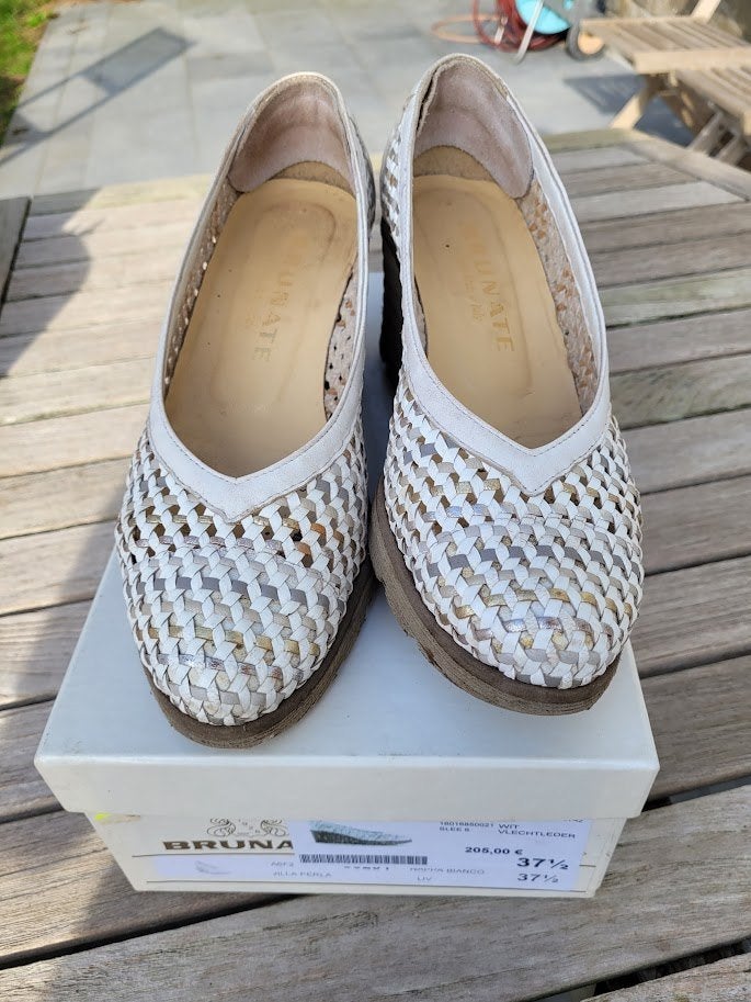 chaussures blanches 37, Vêtements | Femmes, Chaussures, Enlèvement ou Envoi, Comme neuf, Blanc, Sabots