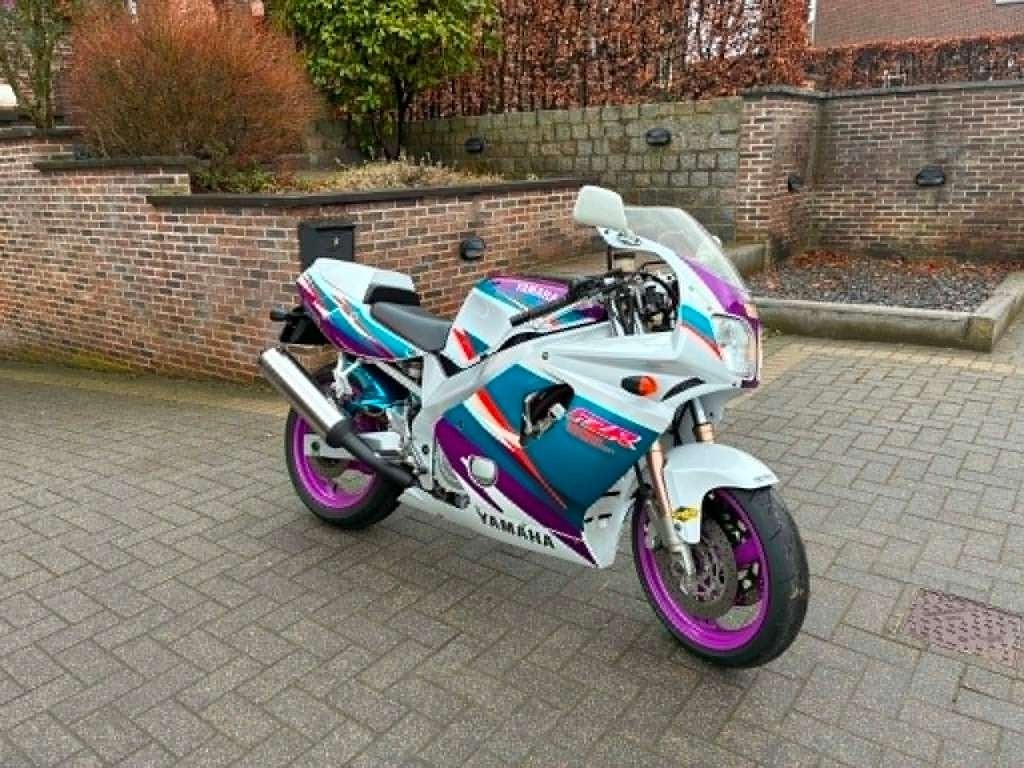 Yamaha FZR600, Motoren, Motoren | Yamaha, Occasion, 4 cilinders, Particulier, Meer dan 35 kW
