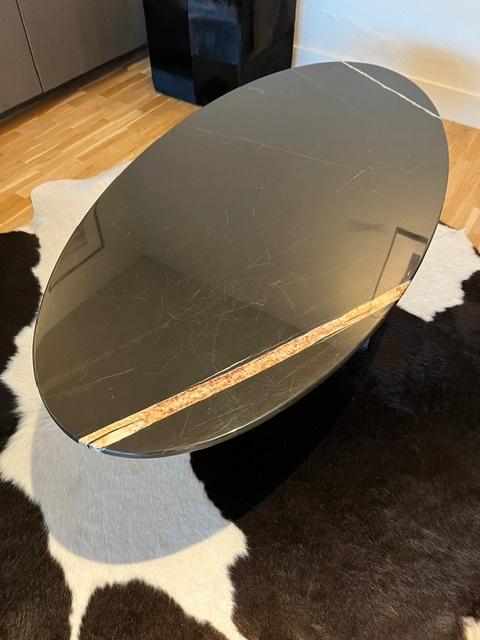 Salontafel, donker marmer, ovaal, Ophalen, Overige materialen, 100 tot 150 cm, 50 tot 75 cm
