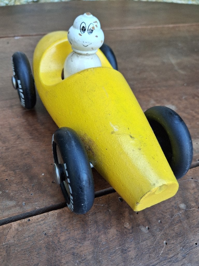 Voiture MICHELIN avec Bibendum., Enlèvement ou Envoi, Utilisé, Ustensile