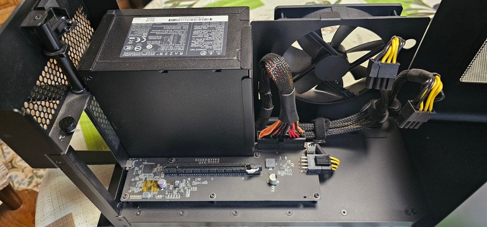 razer core x egpu, Informatique & Logiciels, Cartes vidéo, Enlèvement ou Envoi, Comme neuf
