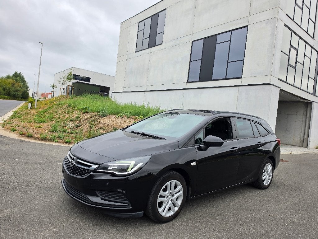 Opel Astra 1.6cdti - 163 000km - 11/2017 - 1ste eigenaar, Auto's, Opel, Voorwielaandrijving, 4 deurs, Stof, Zwart