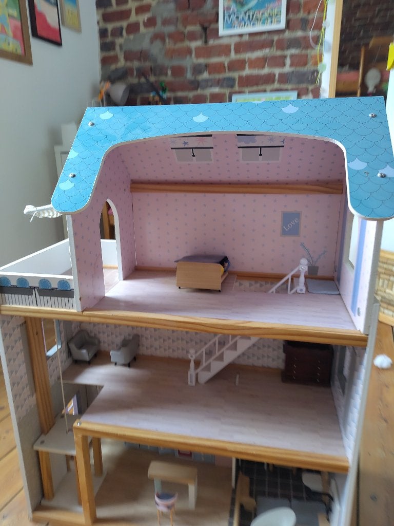 Poppenhuis met lift en accessoires, Ophalen, Gebruikt, Poppenhuis