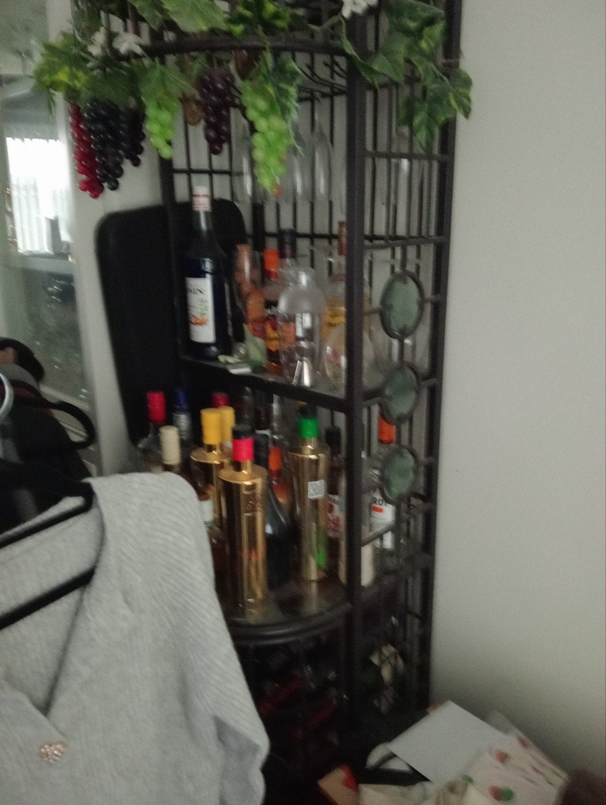 Mooie Wijnkast te koop met gratis alle dranken, Diversen, Overige Diversen, Ophalen, Zo goed als nieuw