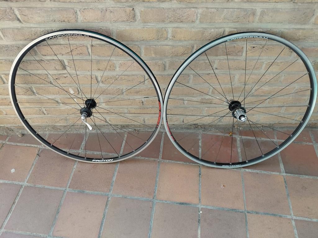 Paire de roues Campagnolo Proton en bon état., Enlèvement, Racefiets, Roue, Campagnolo