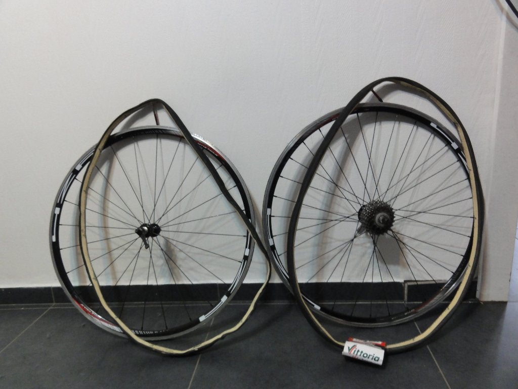 4ZA Cirrus Tubular velgen met nieuwe Vittoria banden 55 euro, Fietsen en Brommers, Fietsonderdelen, Ophalen, Zo goed als nieuw