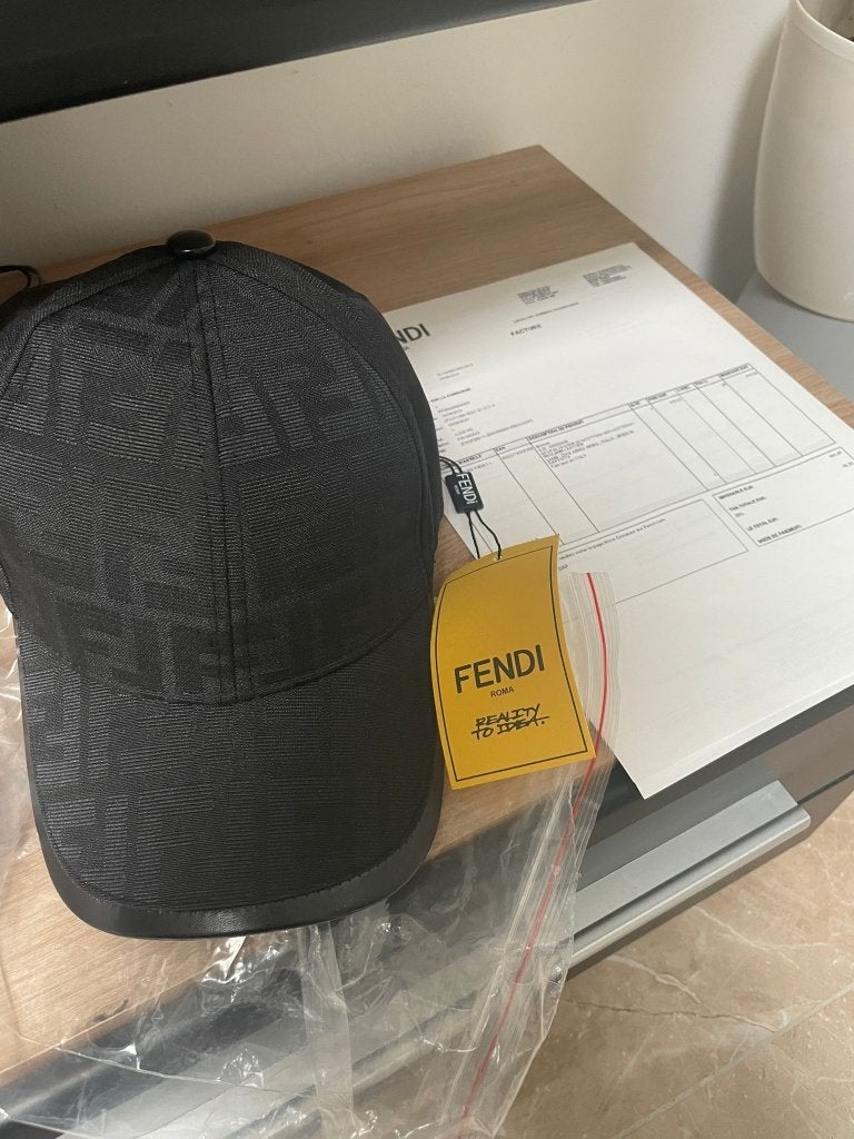 casqeutte fendi 1.1, Neuf, One size fits all, Casquette, Fendi