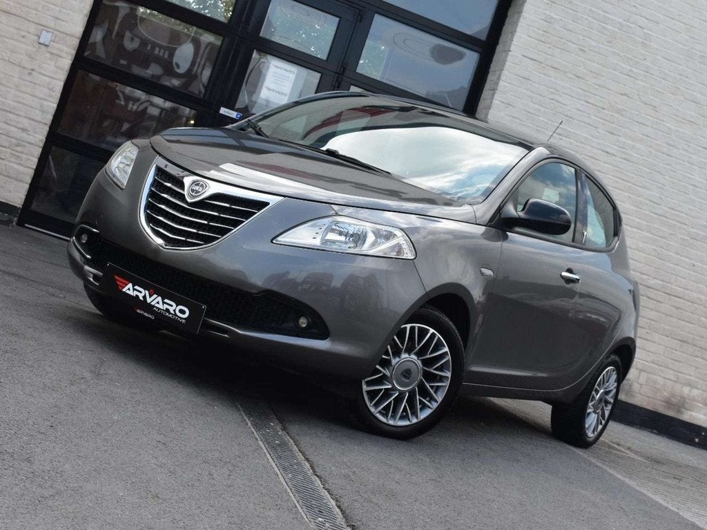Lancia Ypsilon 1.2i Fire Evo II Black / PDC / Airco / Cruise, Entreprise, 69 ch, Boîte manuelle, Noir
