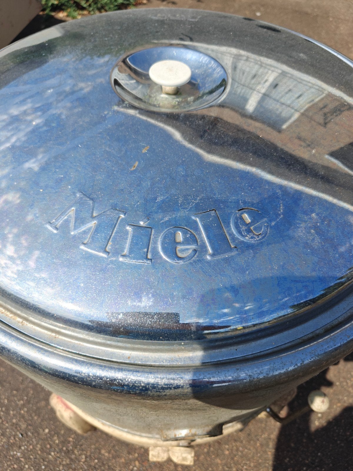 Antieke Miele wasmachine, Enlèvement