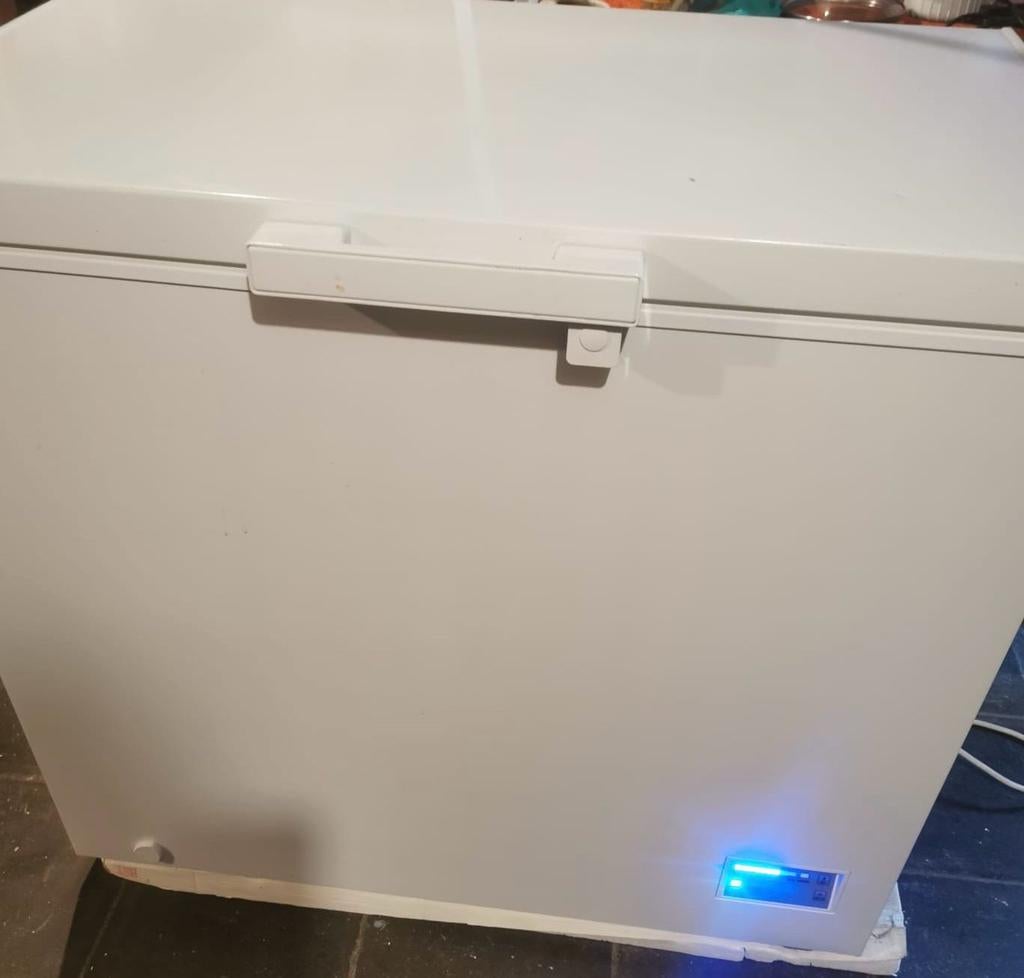 Congélateur coffre 246 L, Electroménager, Enlèvement, Comme neuf, Congélateur