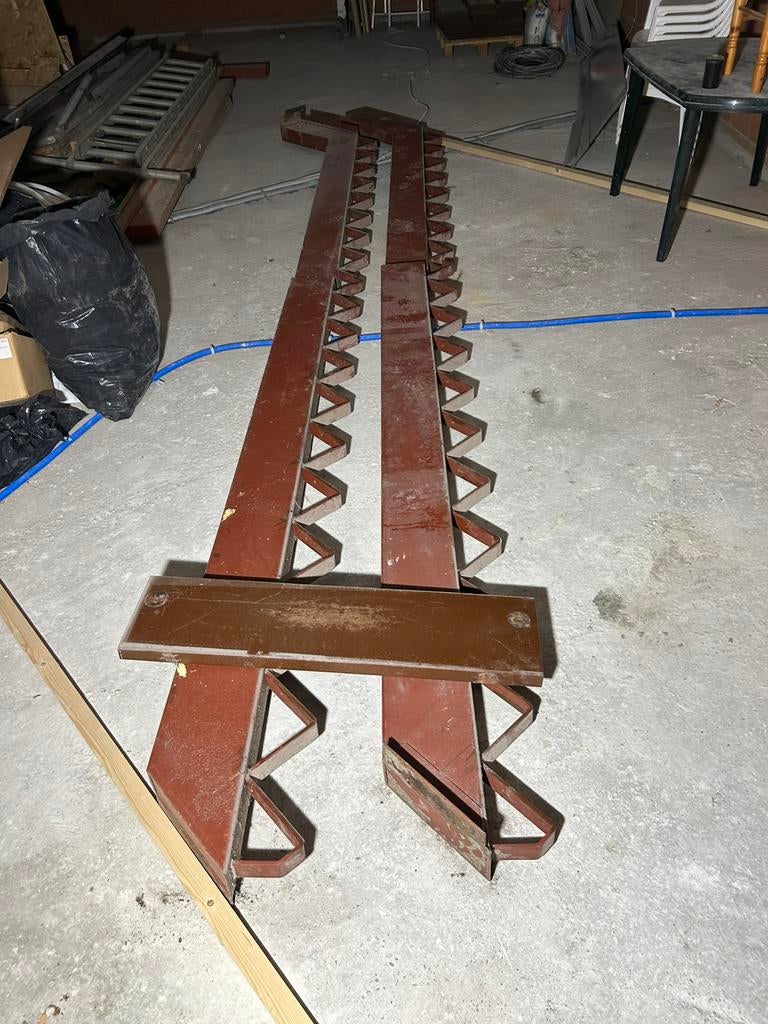 Metalen trap + 18 treden, Doe-het-zelf en Bouw, Ladders en Trappen, Ophalen, Gebruikt, Trap, 4 meter of meer