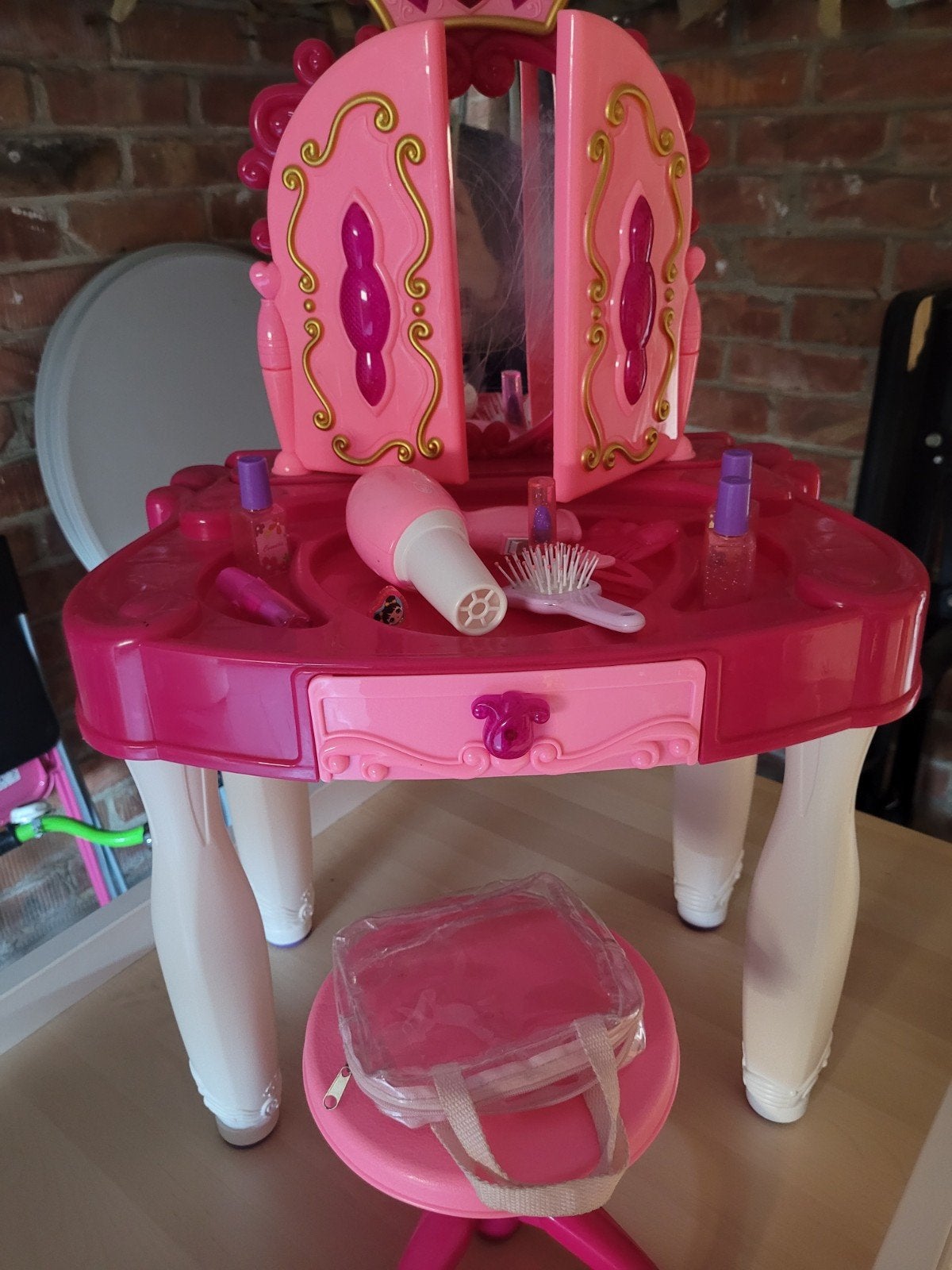 make up tafel, Ophalen