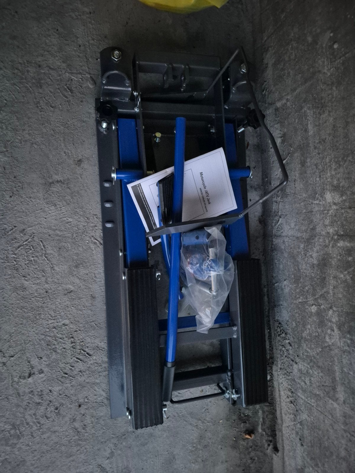 Nieuwe moto lift ..., Enlèvement