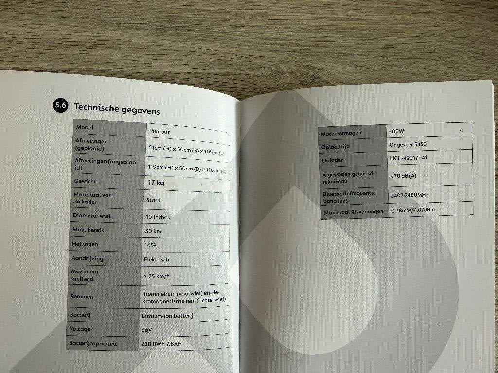 Elektronische step, Fietsen en Brommers, Ophalen, Zo goed als nieuw, Elektrische step (E-scooter), Pure