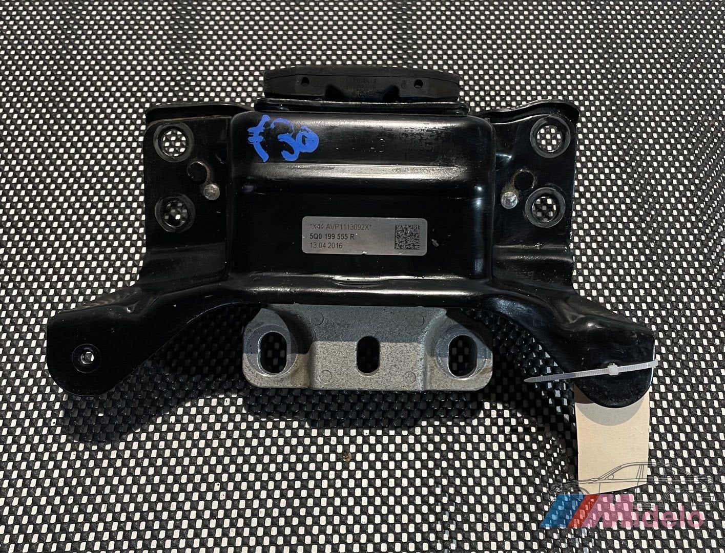 AUDI A3 MOTORSTEUN 5Q0199555R, -, Audi, Utilisé, -