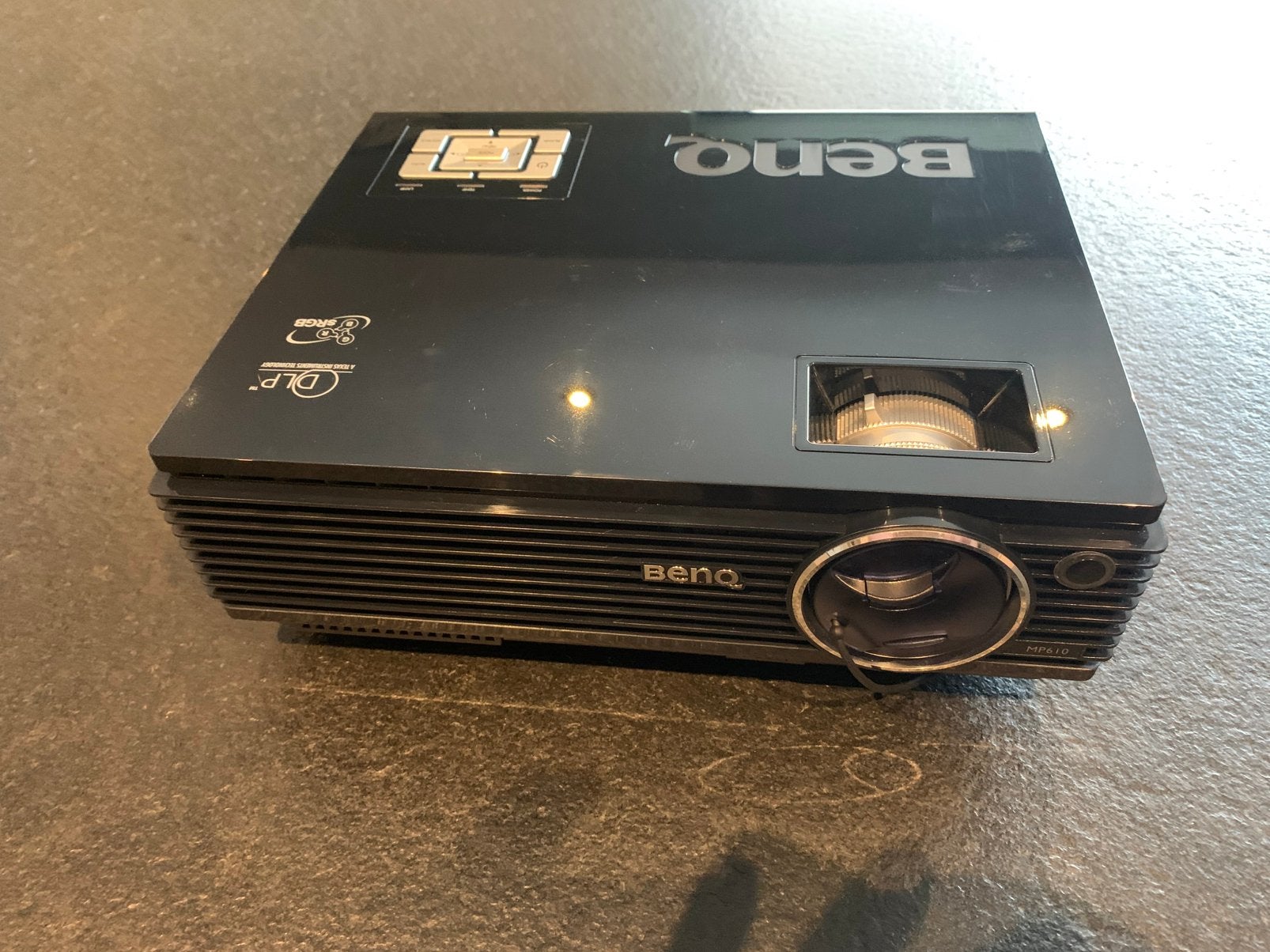 Beamer Benq MP610, Audio, Tv en Foto, Beamers, Ophalen, Zo goed als nieuw