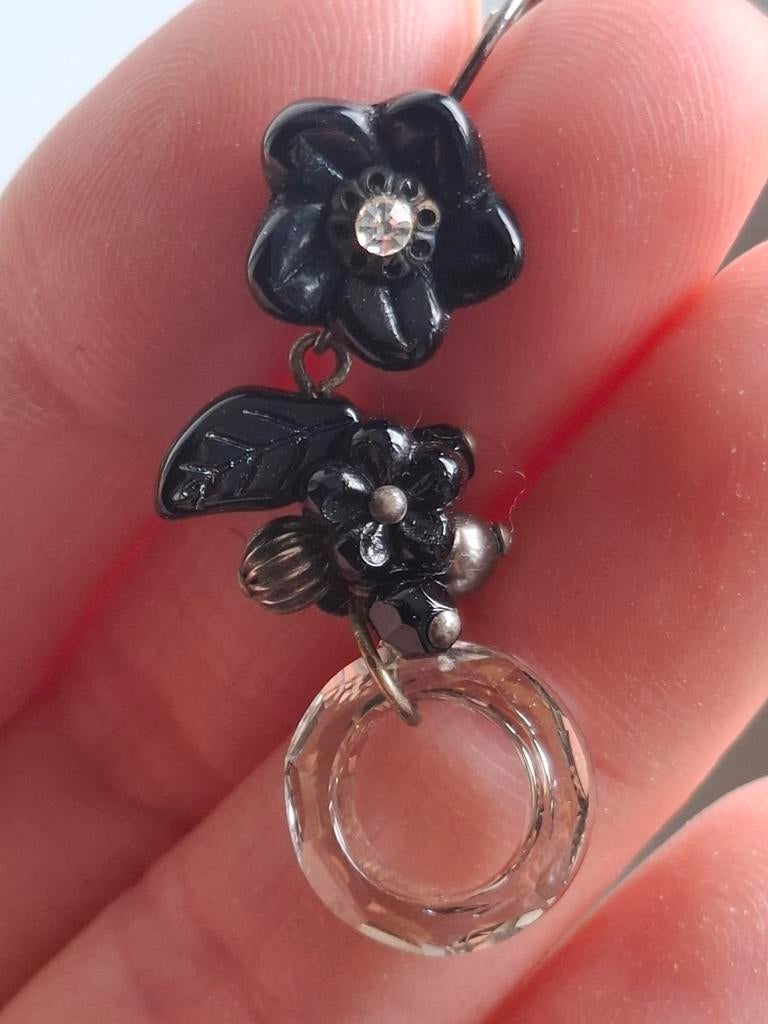 Zilveren oorbellen van Atelier de Montsalvy, Handtassen en Accessoires, Oorbellen, Ophalen of Verzenden, Zwart, Zilver