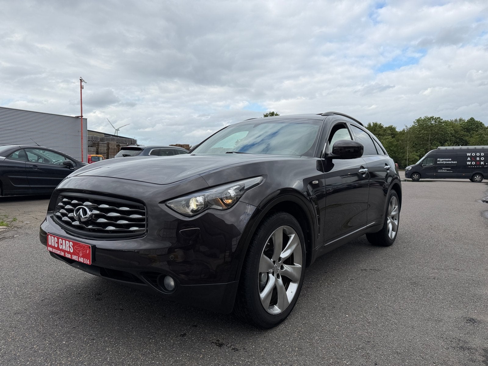 Infiniti FX 37 AWD 3,7 et V6 automatique. CARGAISON LÉGÈRE, Cuir, Achat, 320 kW, 2 places