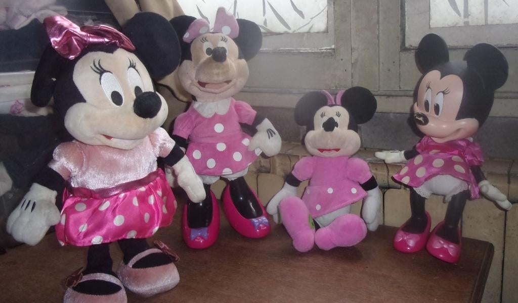 lot 7 poupées peluches Minnie, Enfants & Bébés, Jouets | Peluches, Enlèvement ou Envoi