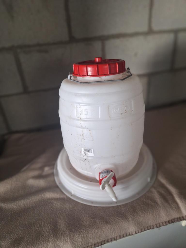 Waterkruikje, Ophalen