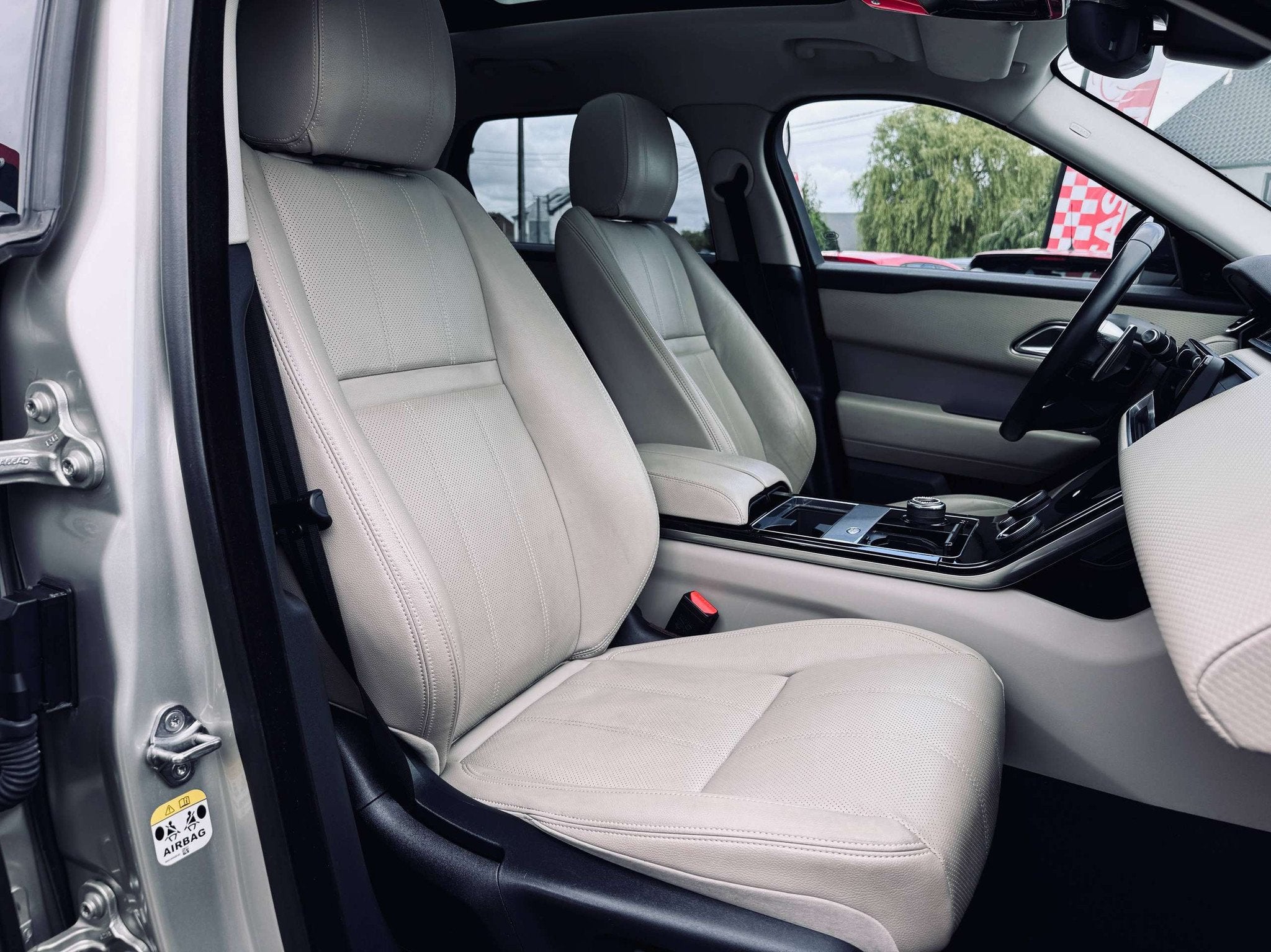 Land Rover Range Rover Velar Velar 2.0 TD4 R-Dynamic, Full A, Cuir, Argent ou Gris, Achat, Entreprise