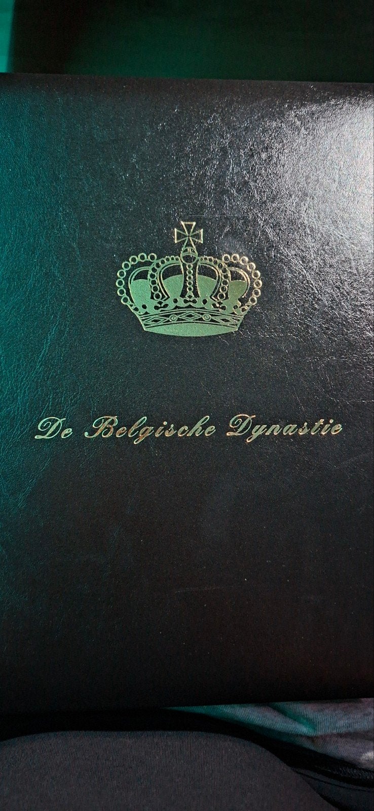 Schaubek de belgische dynastie postzegel album, Ophalen