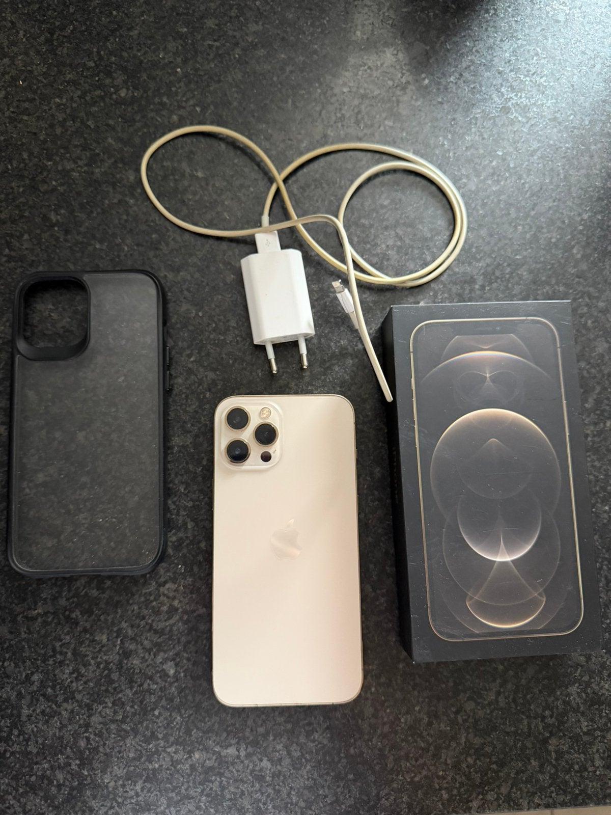 Iphone 12 pro max, Telecommunicatie, Gebruikt, Goud, Hoesje of Tasje, Ophalen of Verzenden